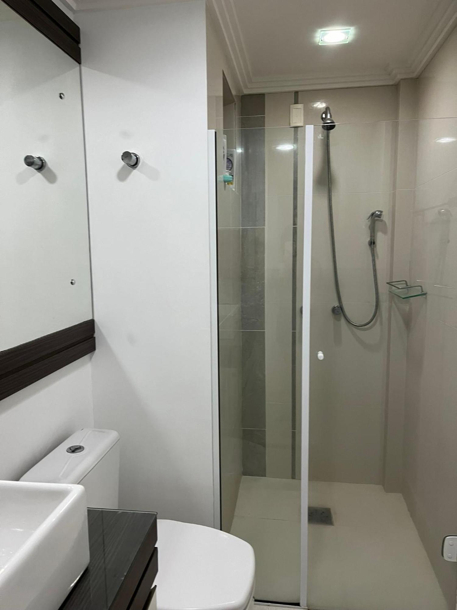 E Quartos No Centro De * Blumenau