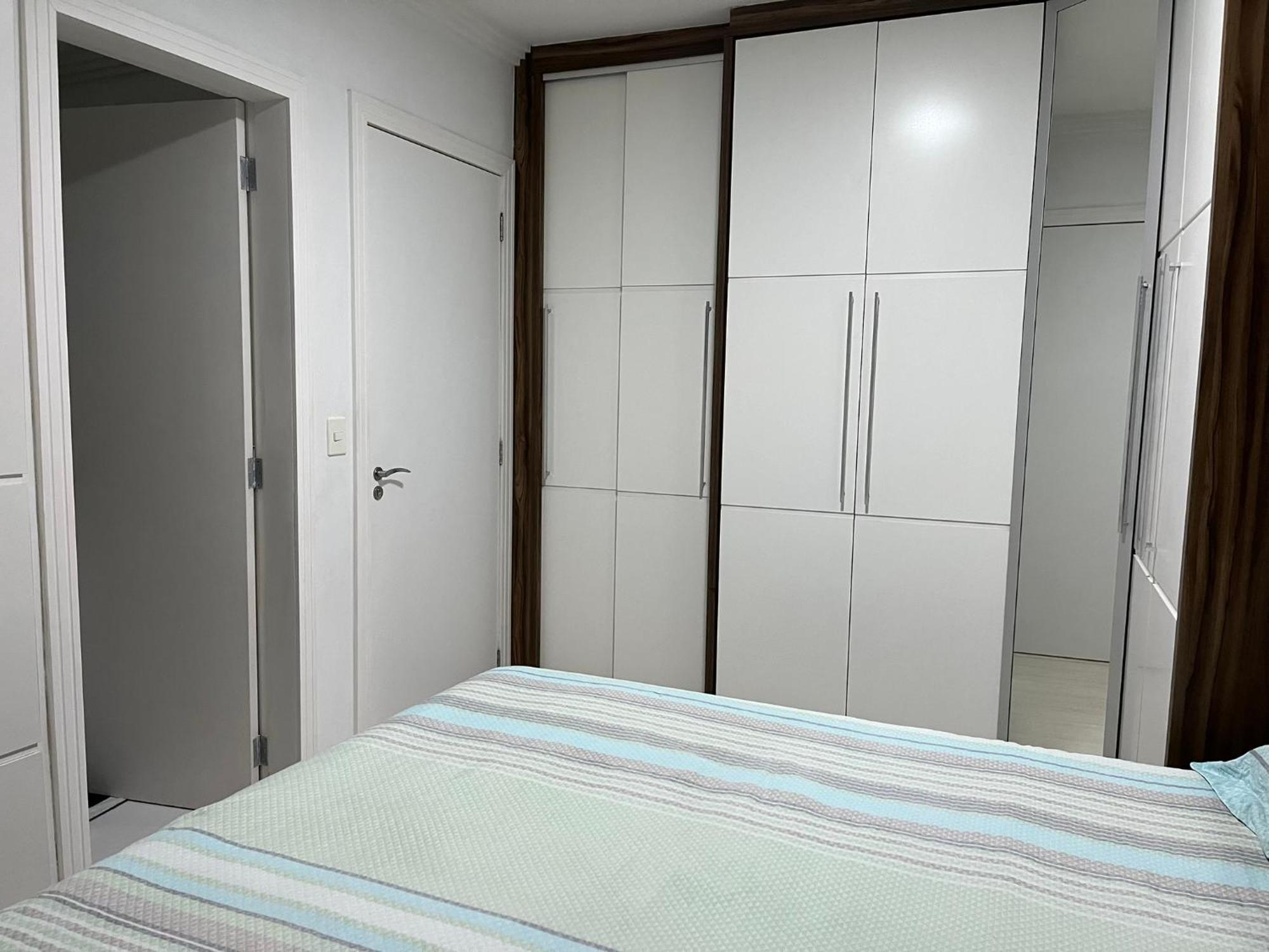 E Quartos No Centro De Homestay